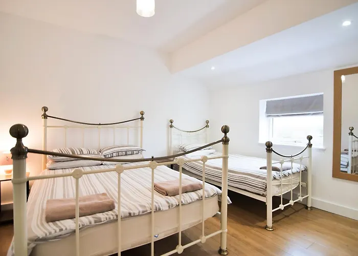 7 - Ukc3184 Holiday home