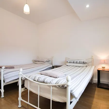 7 - Ukc3184 יורק